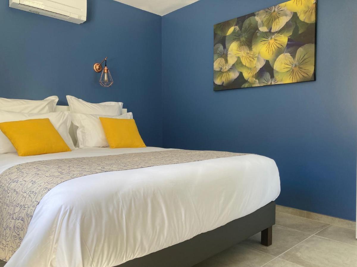 Domaine Forvent Bed & Breakfast Saint-Julien-de-Peyrolas ภายนอก รูปภาพ