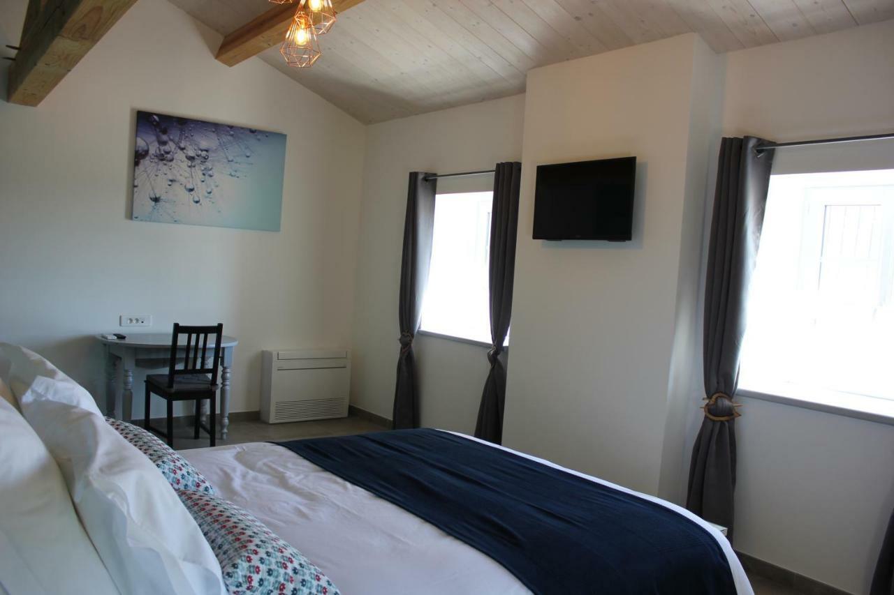 Domaine Forvent Bed & Breakfast Saint-Julien-de-Peyrolas ภายนอก รูปภาพ